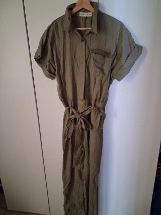 Mono verde oliva talla S, nuevo