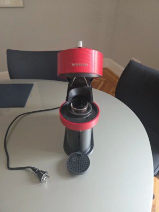 Cafetera Nespresso Vertuo Next Roja