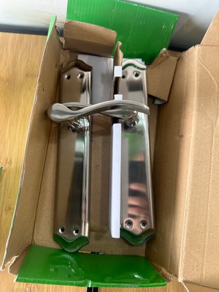 Amig – Juego de Manillas con Placa para Puerta