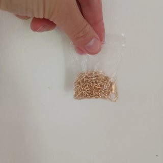 Bolso de fiesta dorado con pedrería