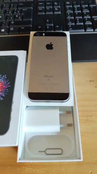 iPhone SE Grigio 128GB