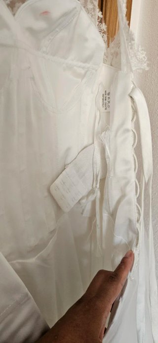 Vestido de Novia Talla M con todo incluido.