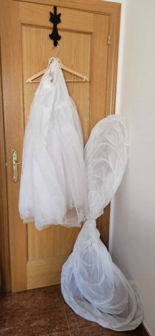 Vestido de Novia Talla M con todo incluido.