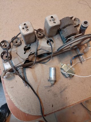 Motores eléctricos y chasis de radio todo 10 euros