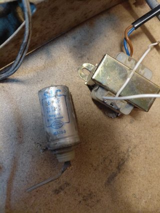 Motores eléctricos y chasis de radio todo 10 euros