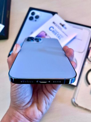 iPhone 13 Pro Max IMPOLUTO