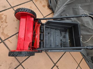 Cortacésped manual helicoidal rojo
