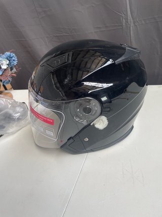 Casco de moto negro