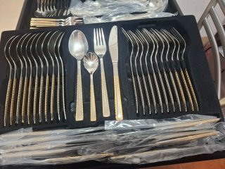 Cubertería Bestecke Solingen Oro y Plata
