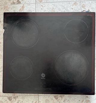 Placa Vitrocerámica Balay, funciona pero rota