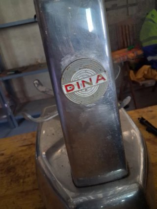 Balanza DINA antigua