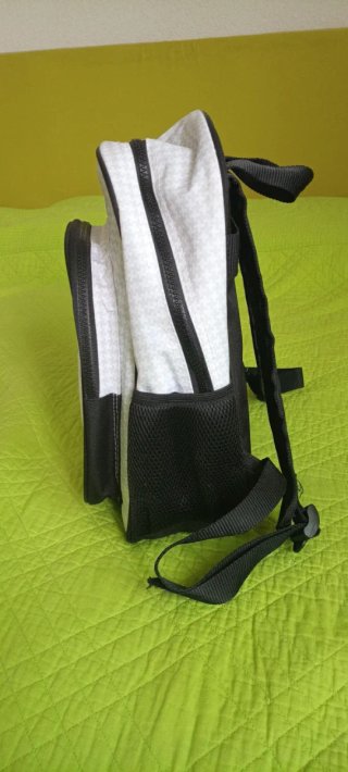 Mochila, estuche y libro Real Madrid