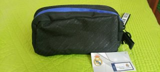 Mochila, estuche y libro Real Madrid