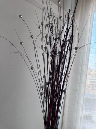 Jarrón Decorativo Metálico y Madera