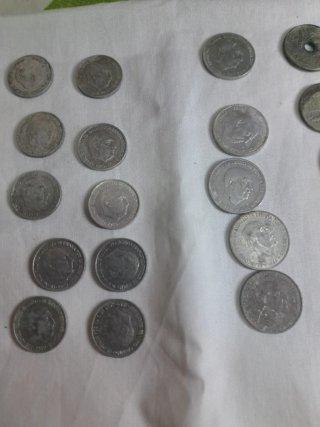 Lote de monedas antiguas: céntimos y pesetas