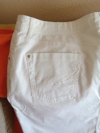 Falda de verano blanca