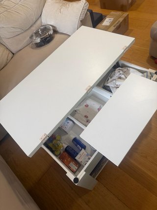Mesa de centro de madera blanca