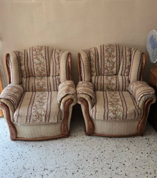 Sofá, 2 sillones y mesa de centro