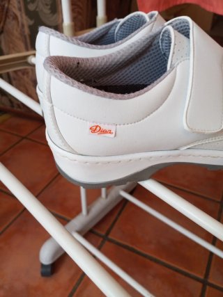 Zapatos de trabajo blancos