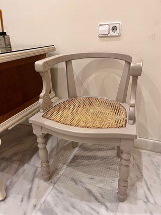 Escritorio de madera maciza con tapa de cristal
