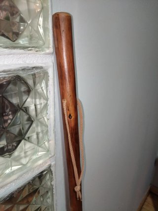 Cayado de castaño hecho a mano