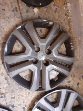 4 Tapacubos Dacia Sandero 16