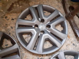 4 Tapacubos Dacia Sandero 16