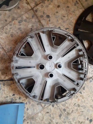 4 Tapacubos Dacia Sandero 16