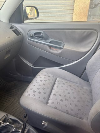 SEAT Ibiza 2004