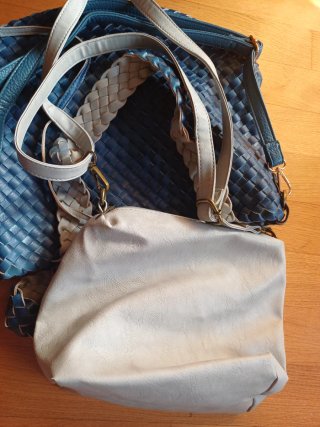 Borsa 2 in 1 doubleface con 2 tracolle