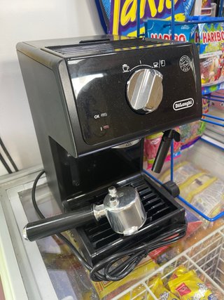 Cafetera DeLonghi Negra