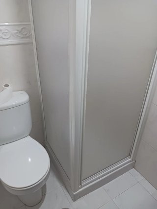 Mampara ducha 70x70.  Puerta abatible.