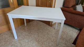 Mesa de comedor blanca
