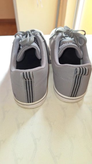 Zapatillas deportivas grises Adidas