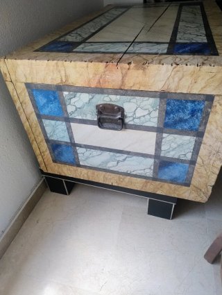 Baúl antiguo restaurado pintado a mano