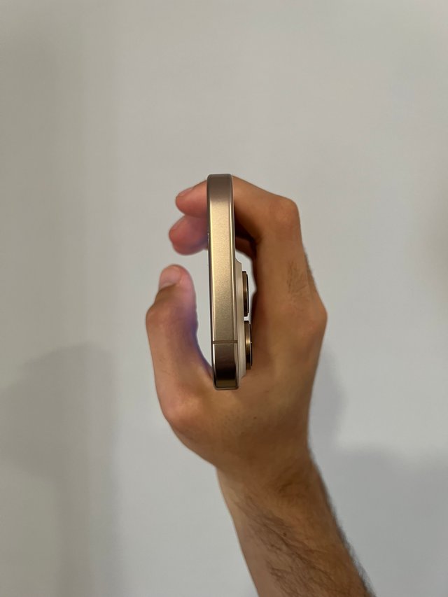 iPhone 16 Pro 128GB Dorado