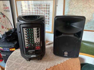 Altavoces Yamaha Negros + soportes
