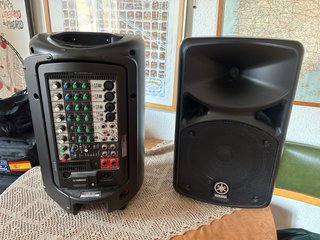 Altavoces Yamaha Negros + soportes