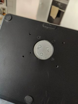 Pie de monitor plateado