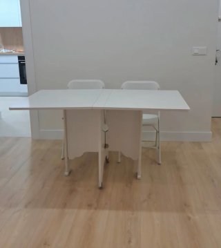 Mesa plegable y 2 Sillas Plegables