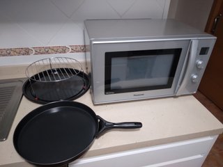 Horno combinado PANASONIC con 4 modos de cocción