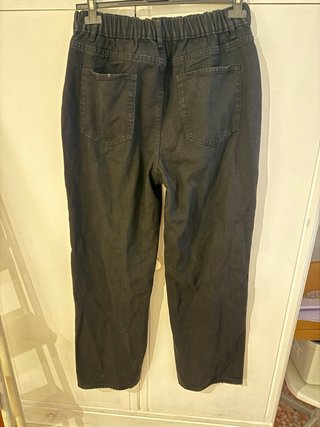 Pantalón negro cruzado