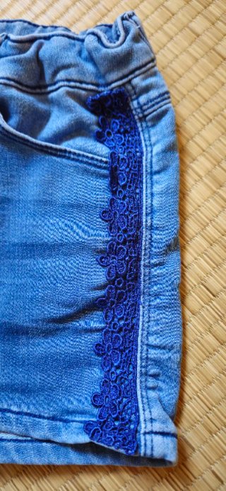 Shorts jeans ragazza con pizzo blu
