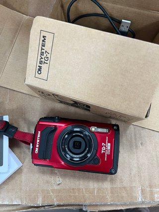 OM SYSTEM TG-7 Cámara Roja 12MP#B32786