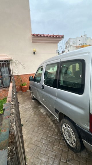 Peugeot 108 2001