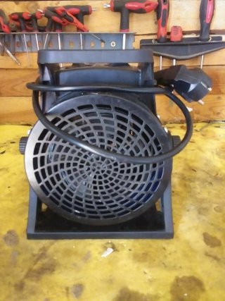 Calefactor Eléctrico FERM EHM1006 2000W .