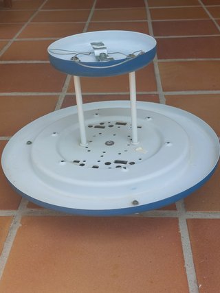 Lámpara de techo azul y blanca
