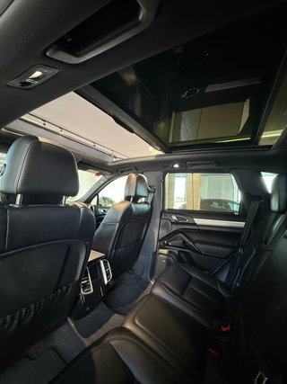 Porsche Cayenne Platinium Edition