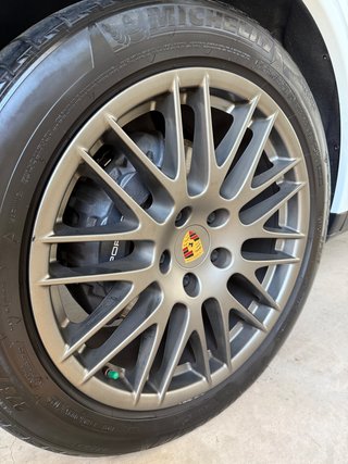 Porsche Cayenne Platinium Edition