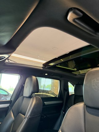Porsche Cayenne Platinium Edition
